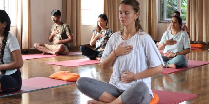 200 hour yoga teacher training in rishikesh