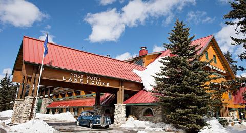 Lake Louise Banff hotel